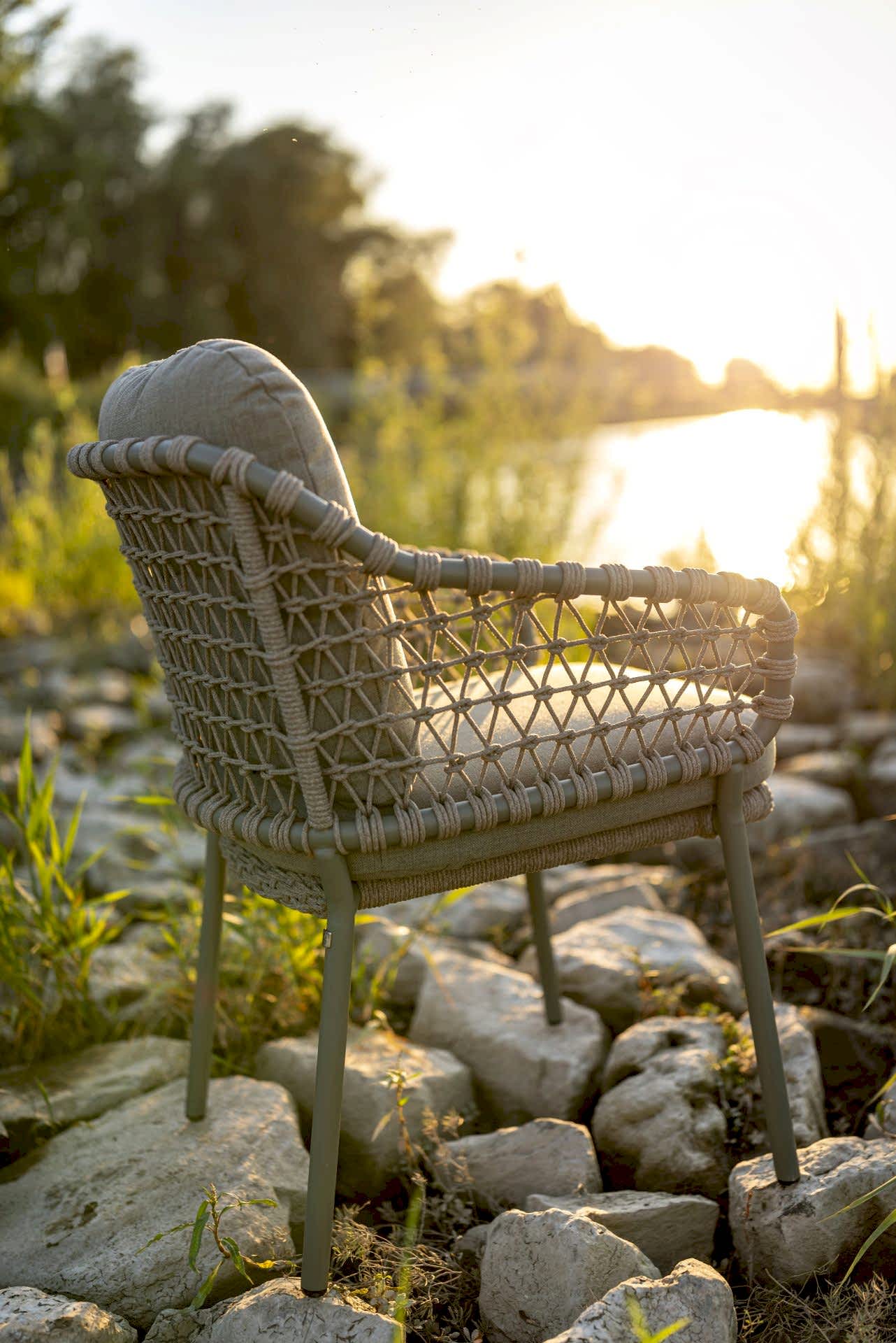 THE WORLD’S FINEST GARDEN FURNITURE